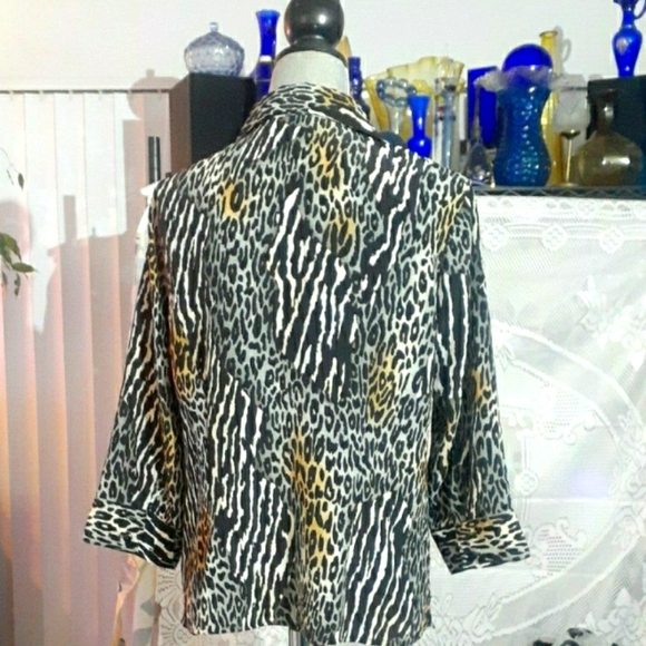 Notations animal print blouse. - Picture 2 of 6